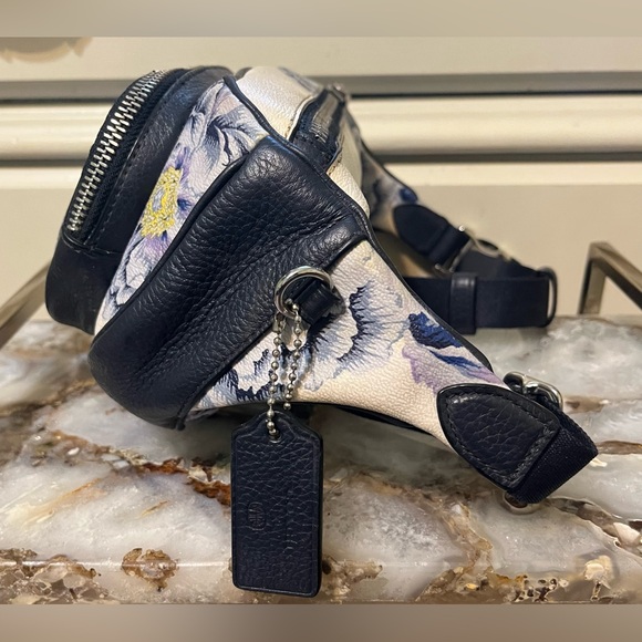 Coach Kaffe Fassett Belt Bag! - Picture 2 of 13